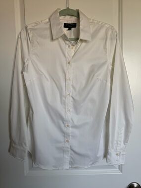 Banana Republic Women’s Classic White Dress Shirt